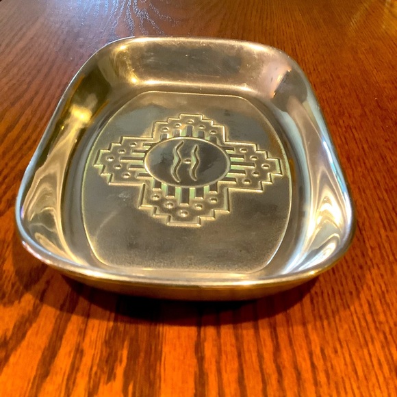 The Wilton Co. RWP Southwest Zia Sun Pewter Tray - Picture 4 of 7